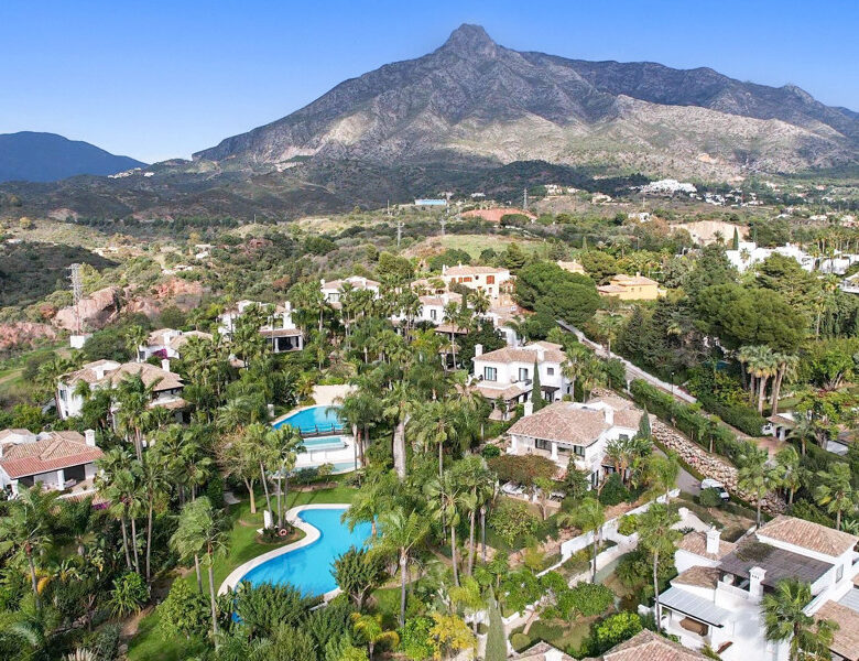 FOR SALE 🏡 Renovation Villa in Gated Community – Las Lomas de Magna Marbella, Golden Mile