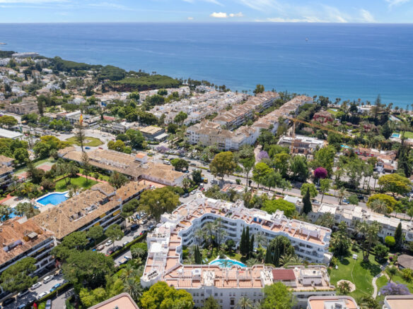 FOR SALE 🏡 South Facing Duplex Penthouse – Marbella Real, Golden Mile, Marbella