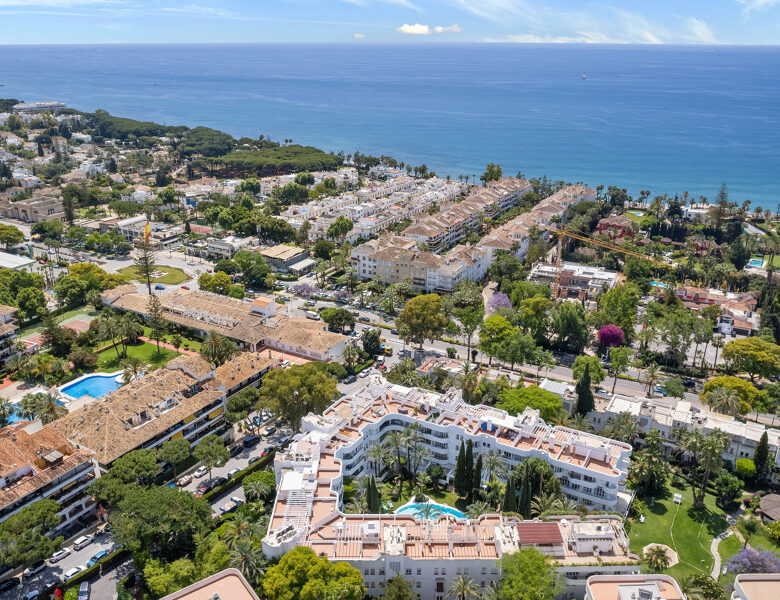 FOR SALE 🏡 South Facing Duplex Penthouse – Marbella Real, Golden Mile, Marbella