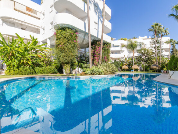 FOR SALE 🏡 South Facing Duplex Penthouse – Marbella Real, Golden Mile, Marbella