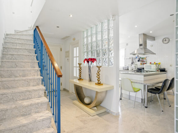 FOR SALE 🏡 South Facing Duplex Penthouse – Marbella Real, Golden Mile, Marbella