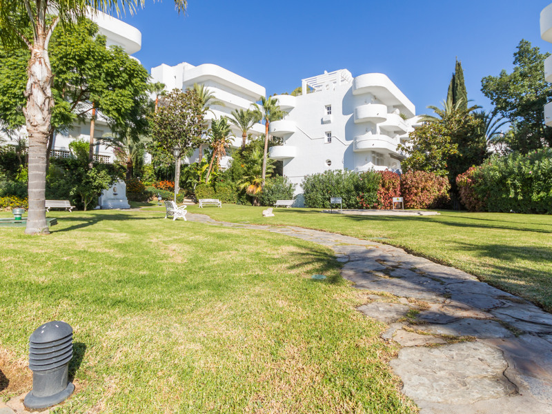 FOR SALE 🏡 South Facing Duplex Penthouse – Marbella Real, Golden Mile, Marbella