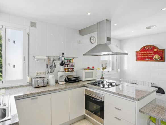 FOR SALE 🏡 South Facing Duplex Penthouse – Marbella Real, Golden Mile, Marbella