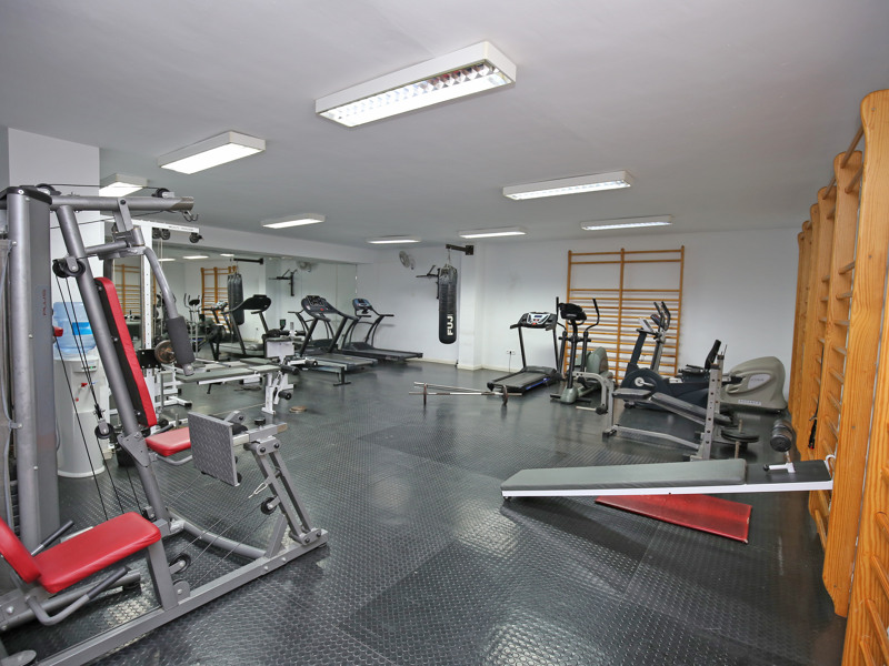 FOR SALE 🏡 South Facing Duplex Penthouse – Marbella Real, Golden Mile, Marbella