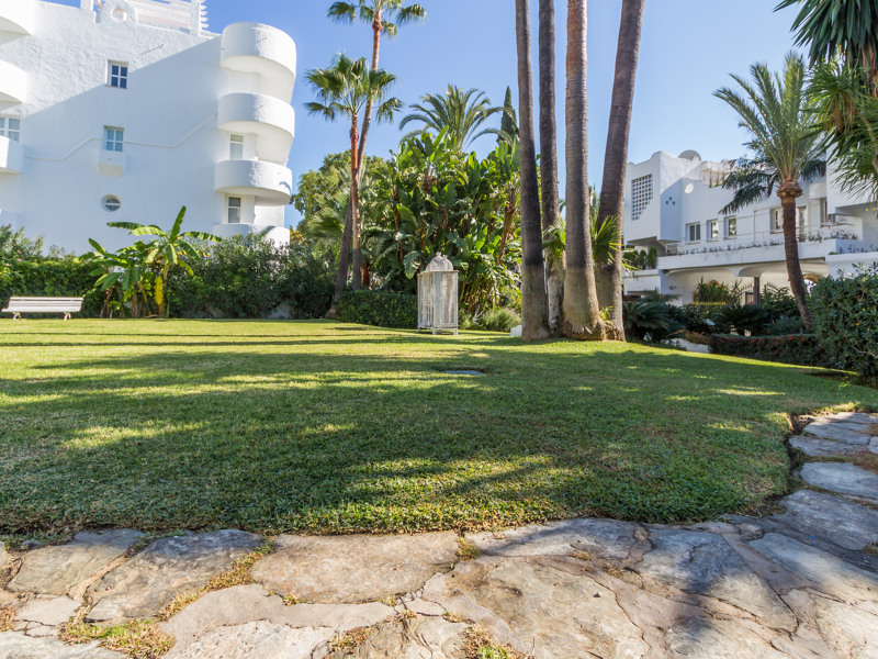FOR SALE 🏡 South Facing Duplex Penthouse – Marbella Real, Golden Mile, Marbella
