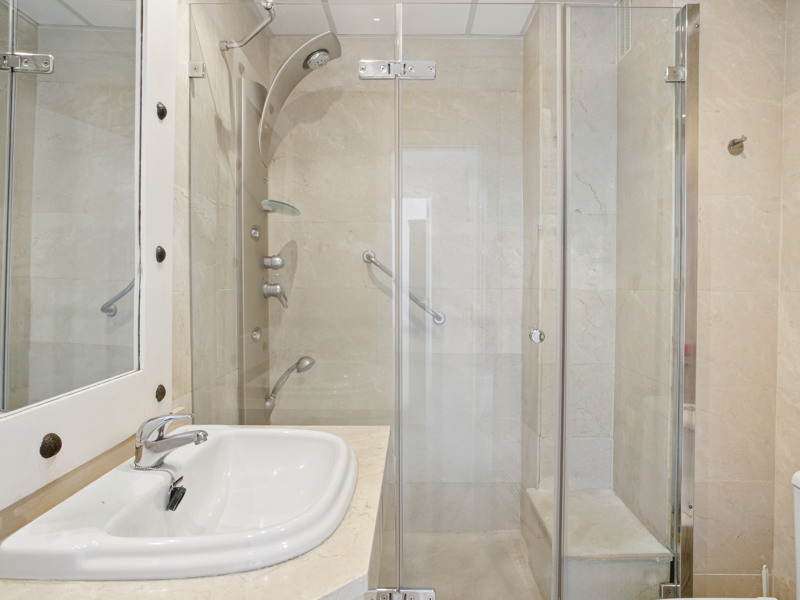 FOR SALE 🏡 South Facing Duplex Penthouse – Marbella Real, Golden Mile, Marbella