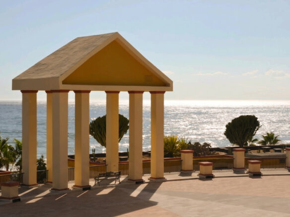 FOR SALE 🏡 Renovated Beachfront Studio next to Nikki Beach – Romano Playa, Elviria, Marbella
