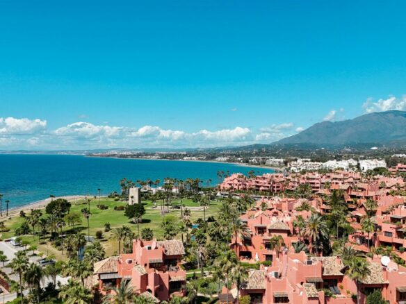 FOR SALE 🏡 Menara Beach Duplex Penthouse – Estepona East, Estepona