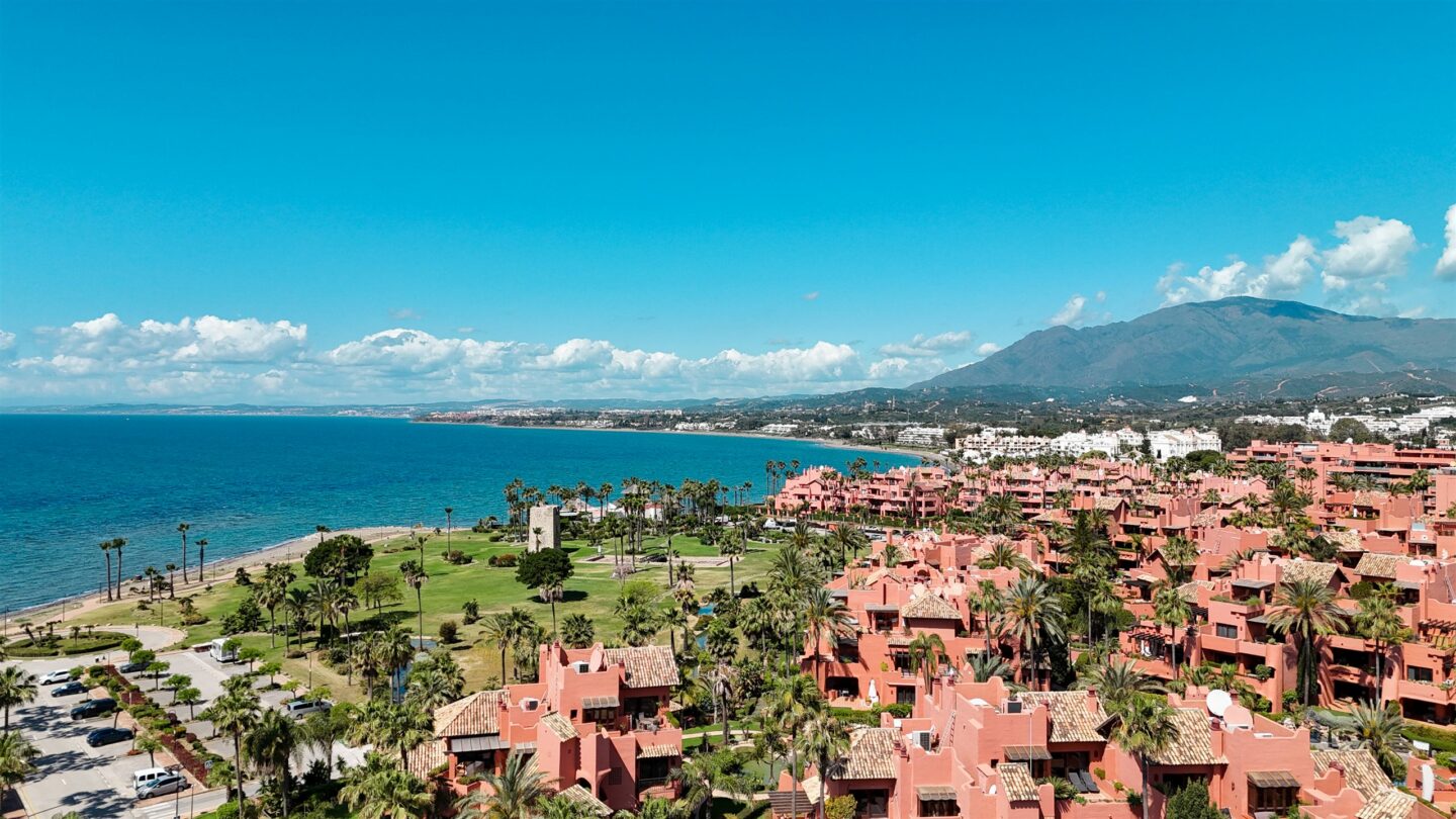 FOR SALE 🏡 Menara Beach Duplex Penthouse – Estepona East, Estepona