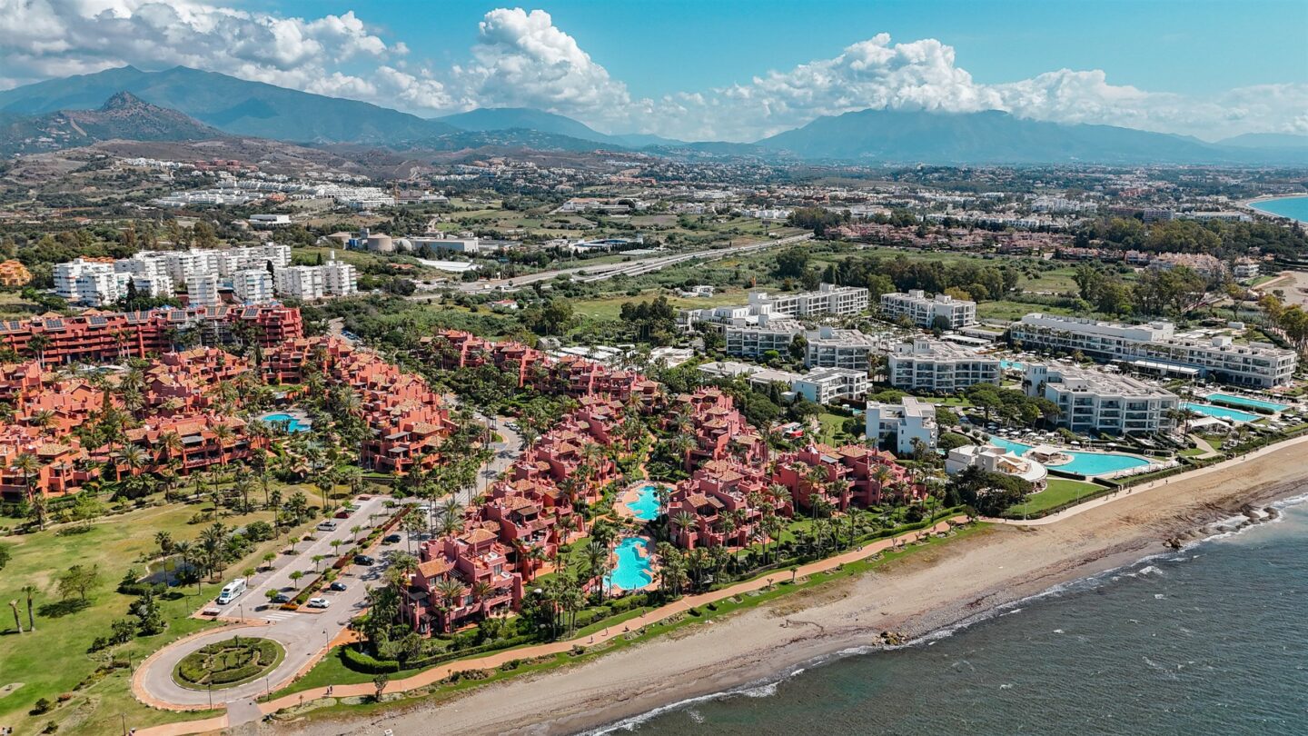 FOR SALE 🏡 Menara Beach Duplex Penthouse – Estepona East, Estepona
