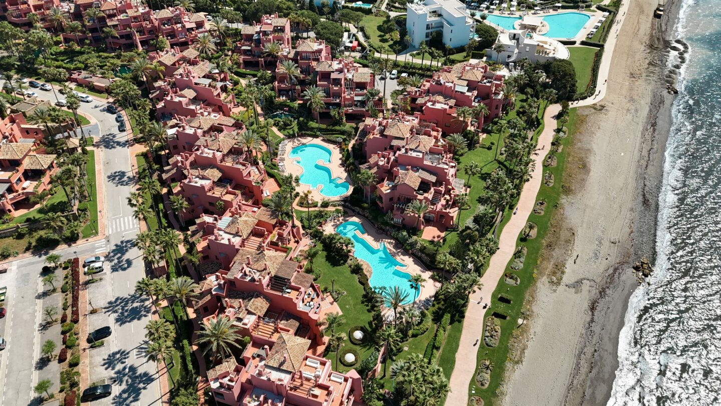 FOR SALE 🏡 Menara Beach Duplex Penthouse – Estepona East, Estepona