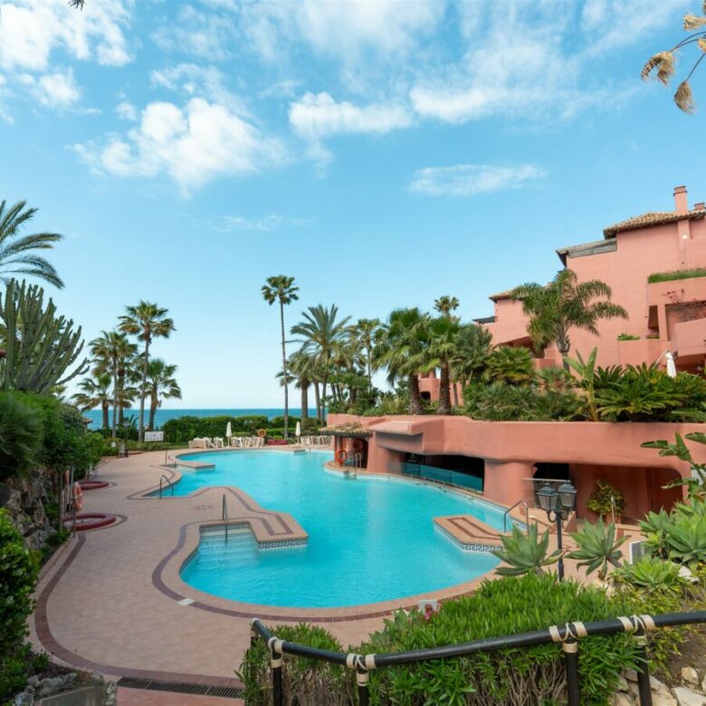 FOR SALE 🏡 Menara Beach Duplex Penthouse – Estepona East, Estepona