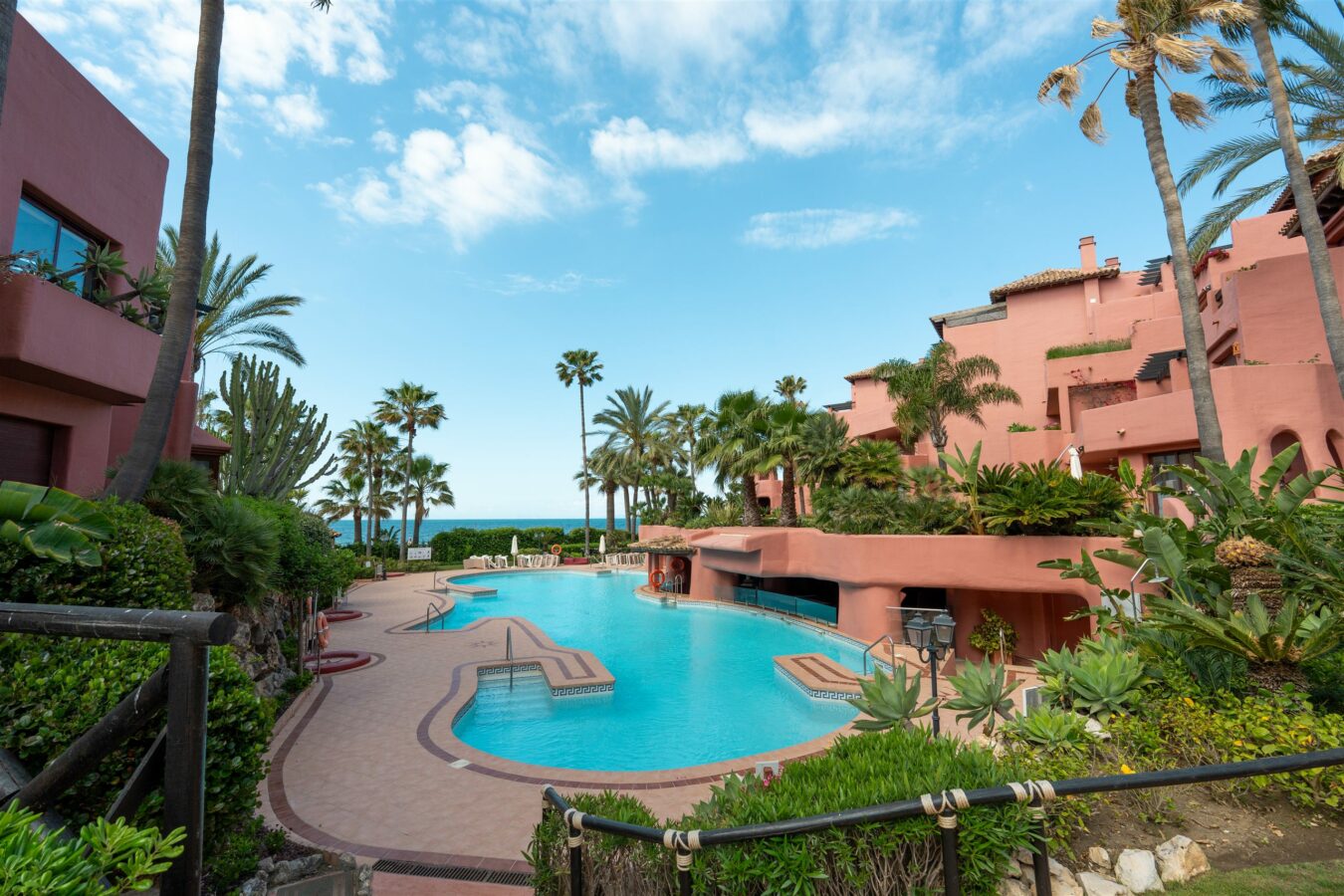 FOR SALE 🏡 Menara Beach Duplex Penthouse – Estepona East, Estepona