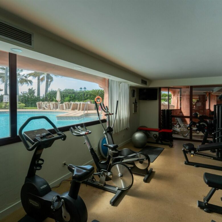 FOR SALE 🏡 Menara Beach Duplex Penthouse – Estepona East, Estepona