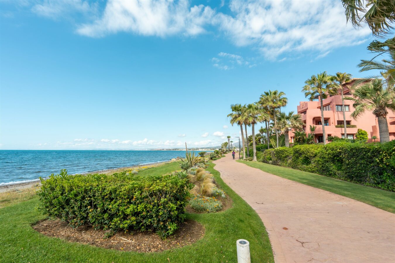 FOR SALE 🏡 Menara Beach Duplex Penthouse – Estepona East, Estepona