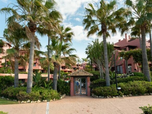 FOR SALE 🏡 Menara Beach Duplex Penthouse – Estepona East, Estepona