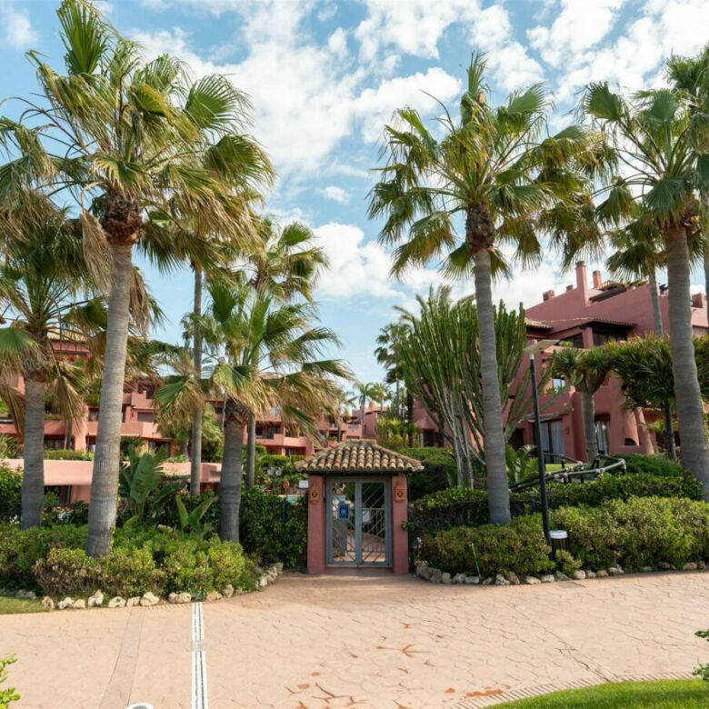 FOR SALE 🏡 Menara Beach Duplex Penthouse – Estepona East, Estepona