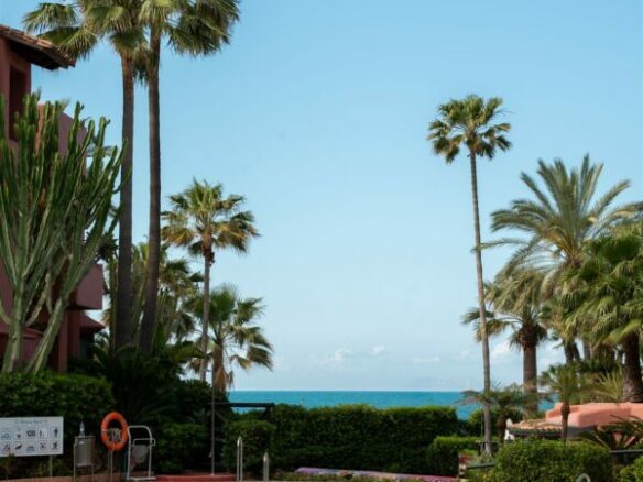 FOR SALE 🏡 Menara Beach Duplex Penthouse – Estepona East, Estepona
