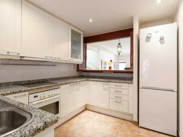 FOR SALE 🏡 Menara Beach Duplex Penthouse – Estepona East, Estepona