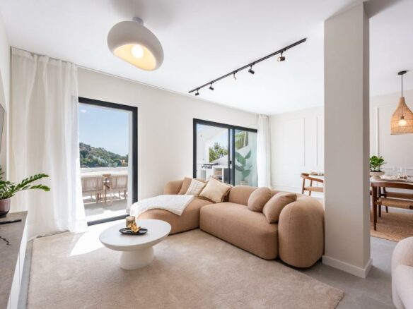FOR SALE 🏡 Renovated Apartment with Golf Views – Mirador II, La Quinta, Benahavís
