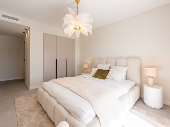 FOR SALE 🏡 Renovated Apartment with Golf Views – Mirador II, La Quinta, Benahavís