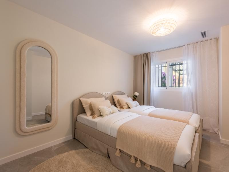 FOR SALE 🏡 Renovated Apartment with Golf Views – Mirador II, La Quinta, Benahavís