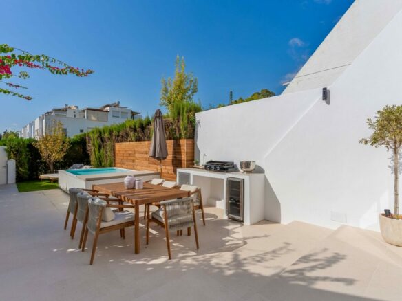 FOR SALE 🏡 Reduced 4 Bedroom Townhouse – Nagüeles, Golden Mile, Marbella