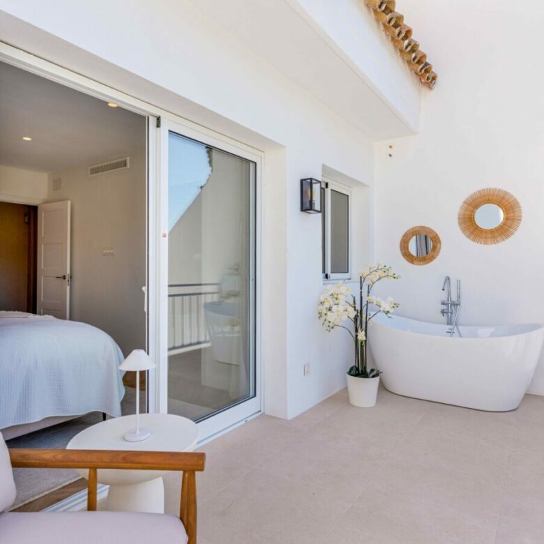 FOR SALE 🏡 Reduced 4 Bedroom Townhouse – Nagüeles, Golden Mile, Marbella