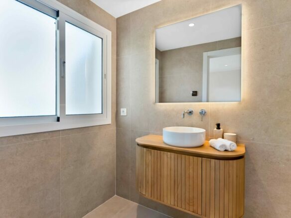 FOR SALE 🏡 Reduced 4 Bedroom Townhouse – Nagüeles, Golden Mile, Marbella