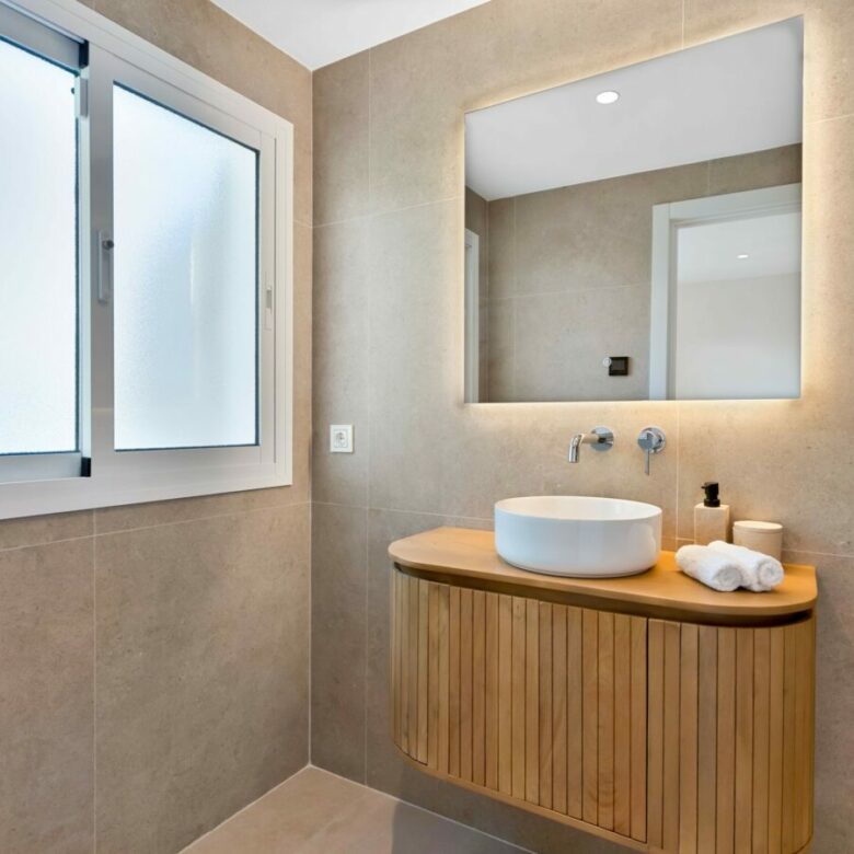 FOR SALE 🏡 Reduced 4 Bedroom Townhouse – Nagüeles, Golden Mile, Marbella