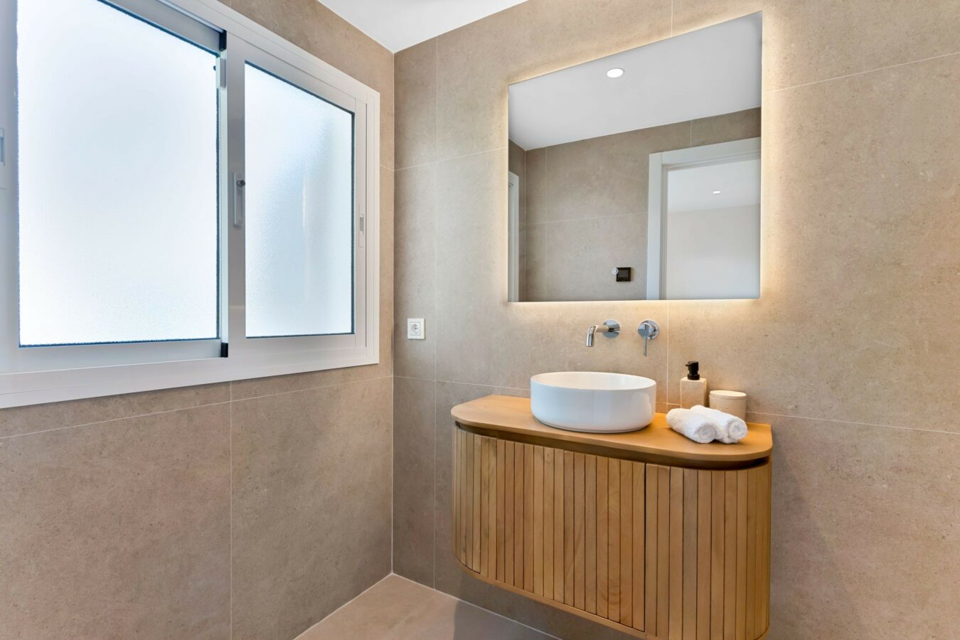 FOR SALE 🏡 Reduced 4 Bedroom Townhouse – Nagüeles, Golden Mile, Marbella
