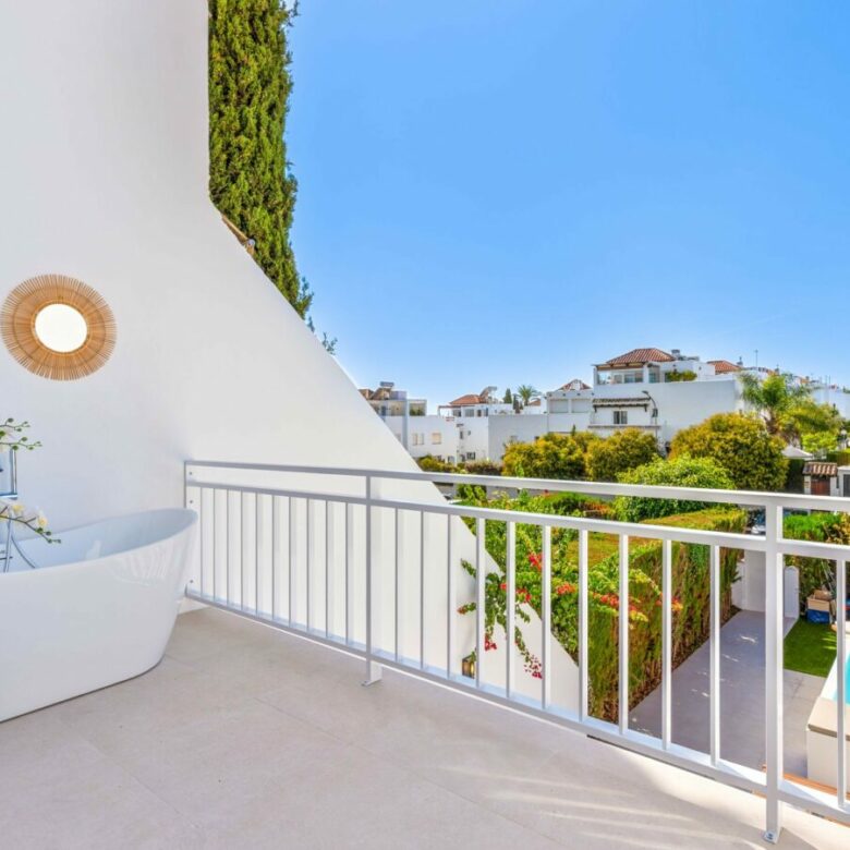 FOR SALE 🏡 Reduced 4 Bedroom Townhouse – Nagüeles, Golden Mile, Marbella