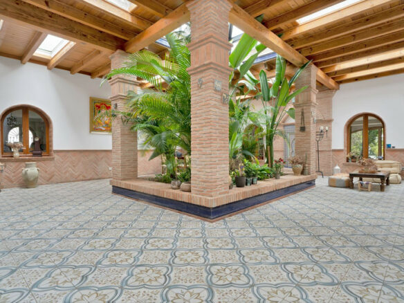 FOR SALE 🏡 Renovated Mediterranean Villa with Solar Energy – Nagüeles, Golden Mile, Marbella