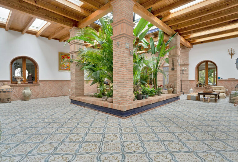 FOR SALE 🏡 Renovated Mediterranean Villa with Solar Energy – Nagüeles, Golden Mile, Marbella