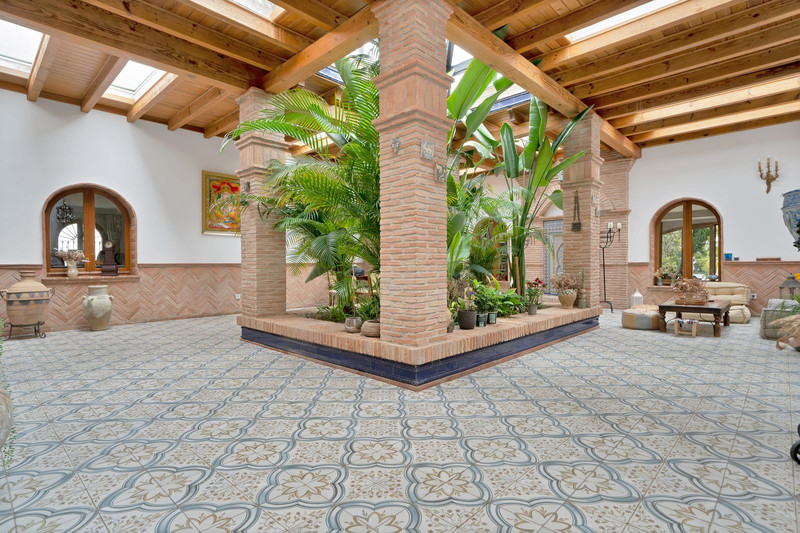FOR SALE 🏡 Renovated Mediterranean Villa with Solar Energy – Nagüeles, Golden Mile, Marbella