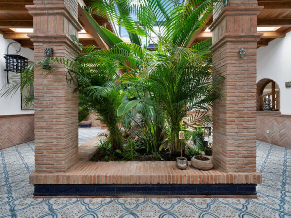 FOR SALE 🏡 Renovated Mediterranean Villa with Solar Energy – Nagüeles, Golden Mile, Marbella