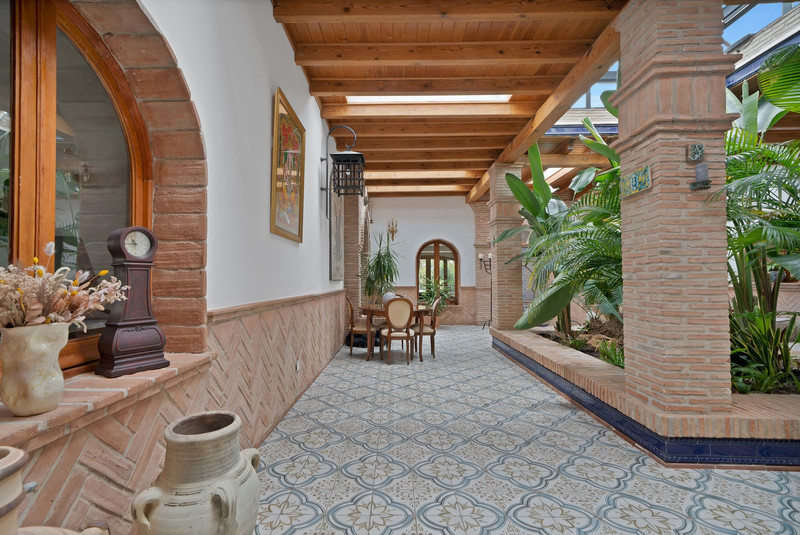 FOR SALE 🏡 Renovated Mediterranean Villa with Solar Energy – Nagüeles, Golden Mile, Marbella