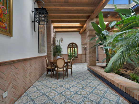 FOR SALE 🏡 Renovated Mediterranean Villa with Solar Energy – Nagüeles, Golden Mile, Marbella