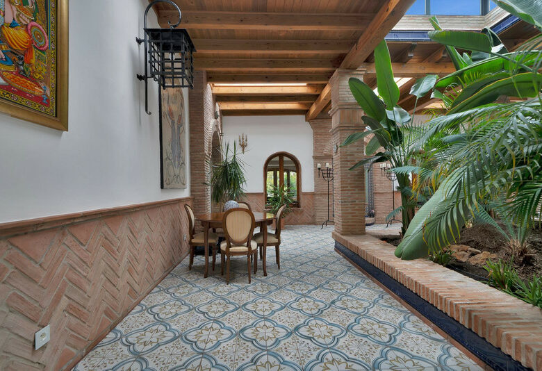FOR SALE 🏡 Renovated Mediterranean Villa with Solar Energy – Nagüeles, Golden Mile, Marbella