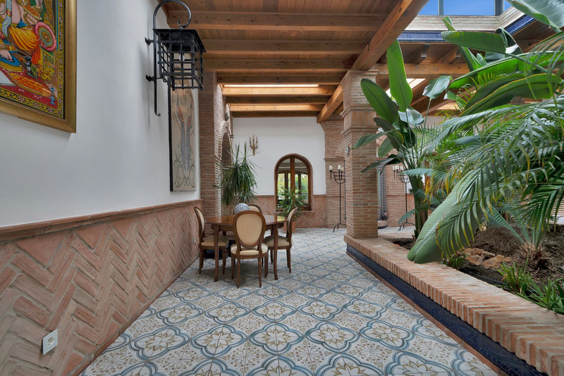FOR SALE 🏡 Renovated Mediterranean Villa with Solar Energy – Nagüeles, Golden Mile, Marbella