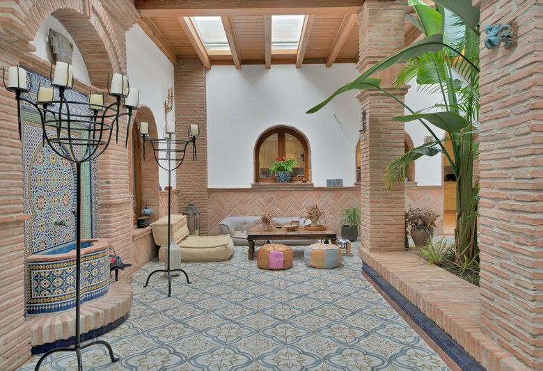 FOR SALE 🏡 Renovated Mediterranean Villa with Solar Energy – Nagüeles, Golden Mile, Marbella