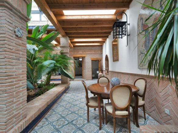 FOR SALE 🏡 Renovated Mediterranean Villa with Solar Energy – Nagüeles, Golden Mile, Marbella