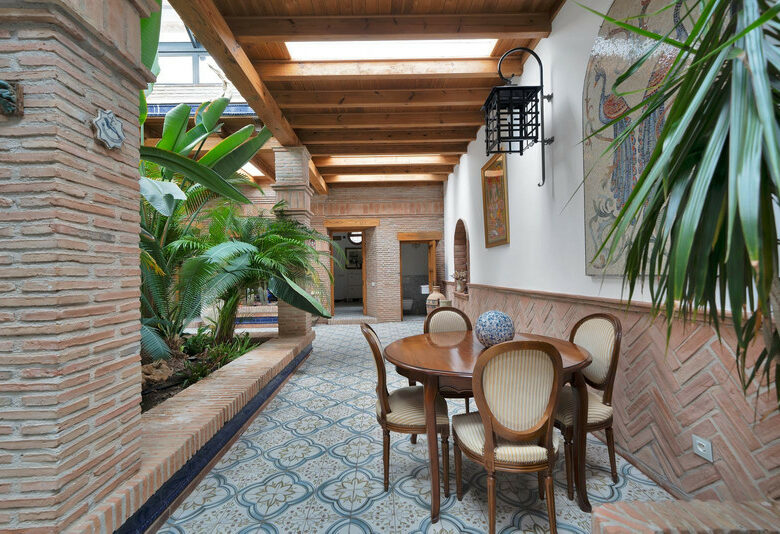 FOR SALE 🏡 Renovated Mediterranean Villa with Solar Energy – Nagüeles, Golden Mile, Marbella
