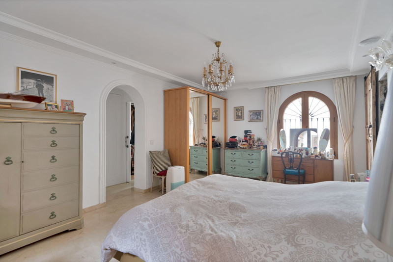 FOR SALE 🏡 Renovated Mediterranean Villa with Solar Energy – Nagüeles, Golden Mile, Marbella