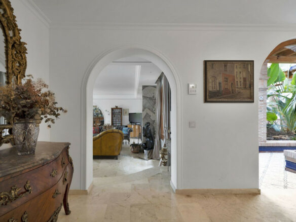 FOR SALE 🏡 Renovated Mediterranean Villa with Solar Energy – Nagüeles, Golden Mile, Marbella