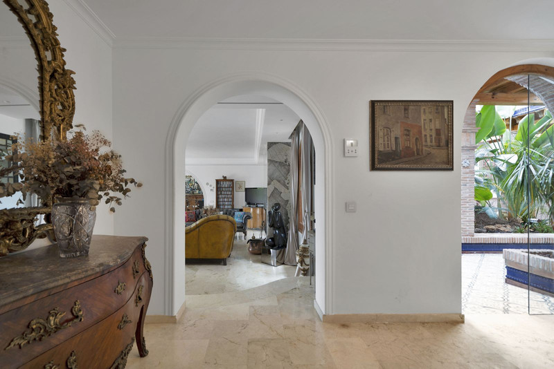 FOR SALE 🏡 Renovated Mediterranean Villa with Solar Energy – Nagüeles, Golden Mile, Marbella
