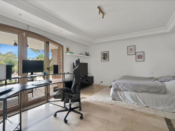 FOR SALE 🏡 Renovated Mediterranean Villa with Solar Energy – Nagüeles, Golden Mile, Marbella