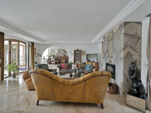FOR SALE 🏡 Renovated Mediterranean Villa with Solar Energy – Nagüeles, Golden Mile, Marbella