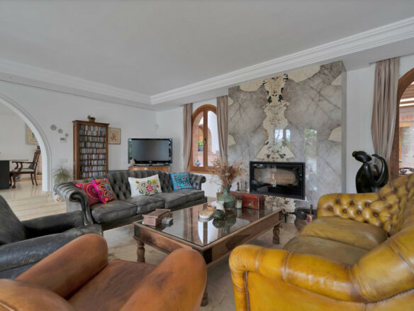 FOR SALE 🏡 Renovated Mediterranean Villa with Solar Energy – Nagüeles, Golden Mile, Marbella