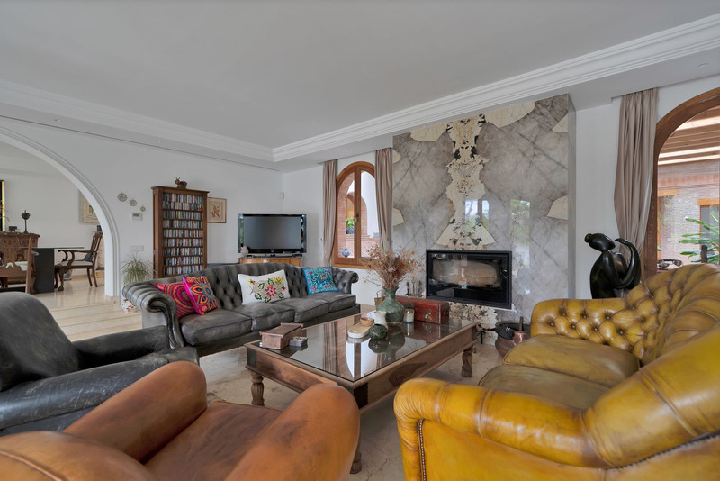 FOR SALE 🏡 Renovated Mediterranean Villa with Solar Energy – Nagüeles, Golden Mile, Marbella